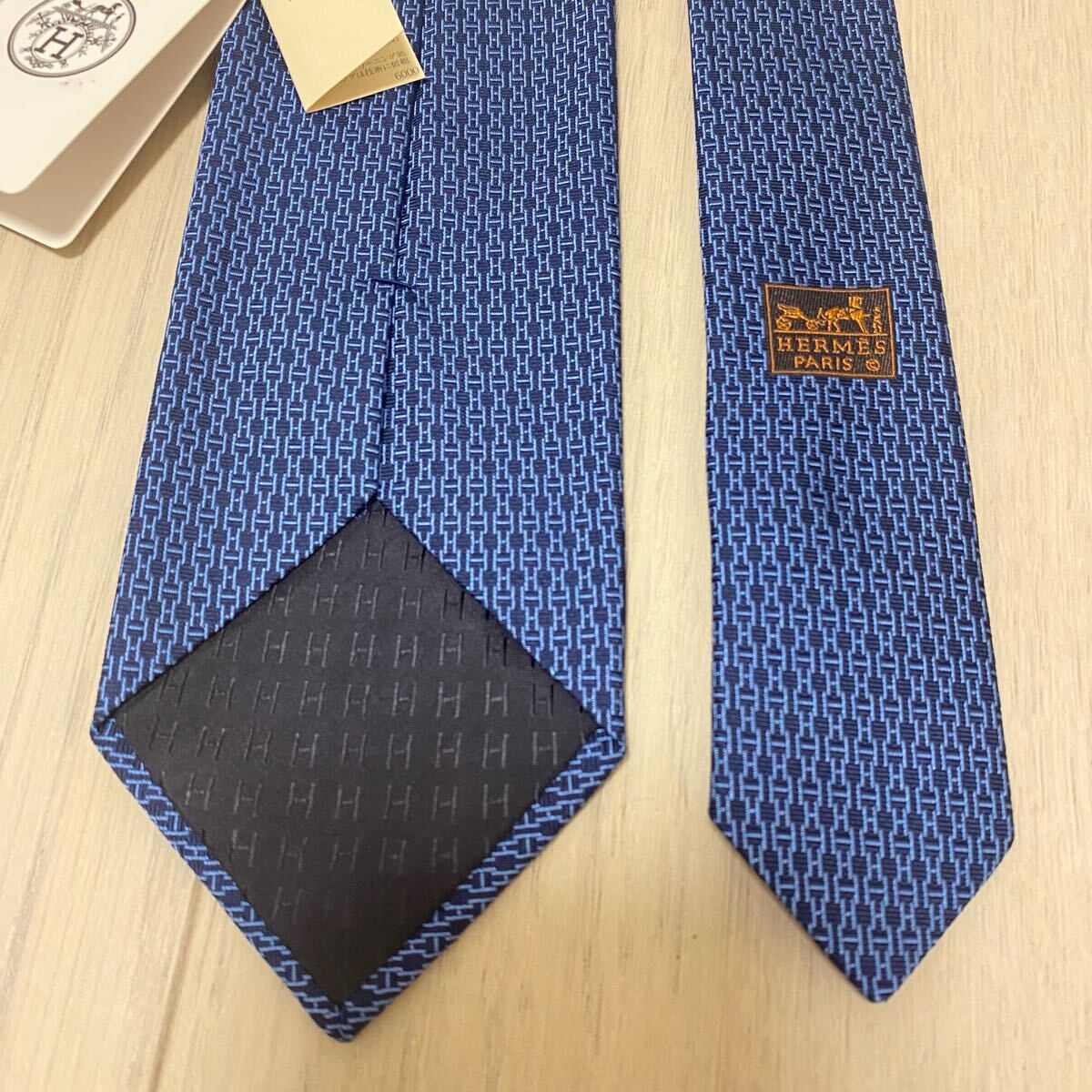 【新品未使用✨】箱付き! エルメス ネクタイ ネイビー H柄 ファソネ 現行 新品 未使用品 HERMES エルメス H柄 小紋柄 ネクタイ ネイビー H