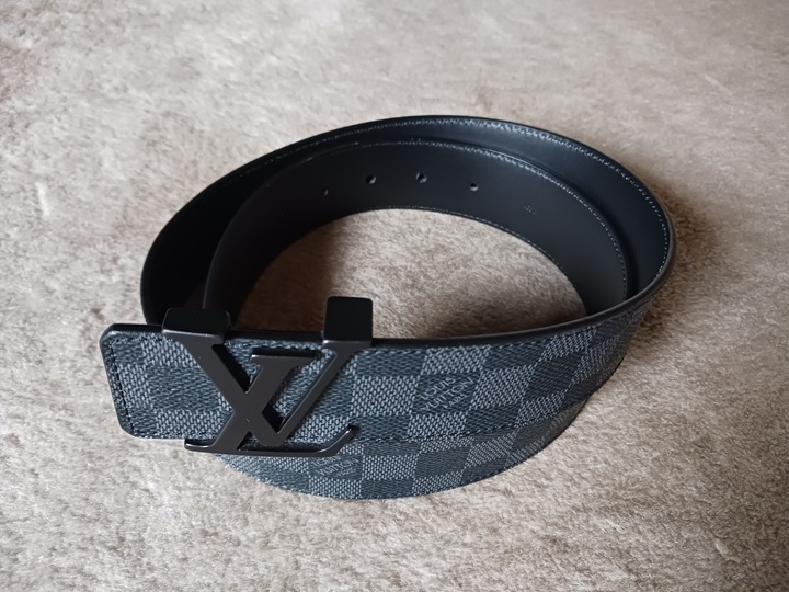 ルイヴィトン ベルト M9808 サンチュールLVイニシアル ブラック LOUIS VUITTON ルイ・ヴィトン M9808 サンチュール LVイニシアル