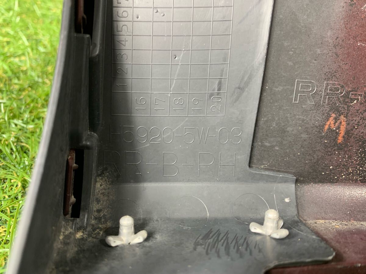 日産 ノート DAA-HE12 後期 純正 リア アンダー スポイラー QAB H5920-5W-03 右 【Ye771-2】_画像3