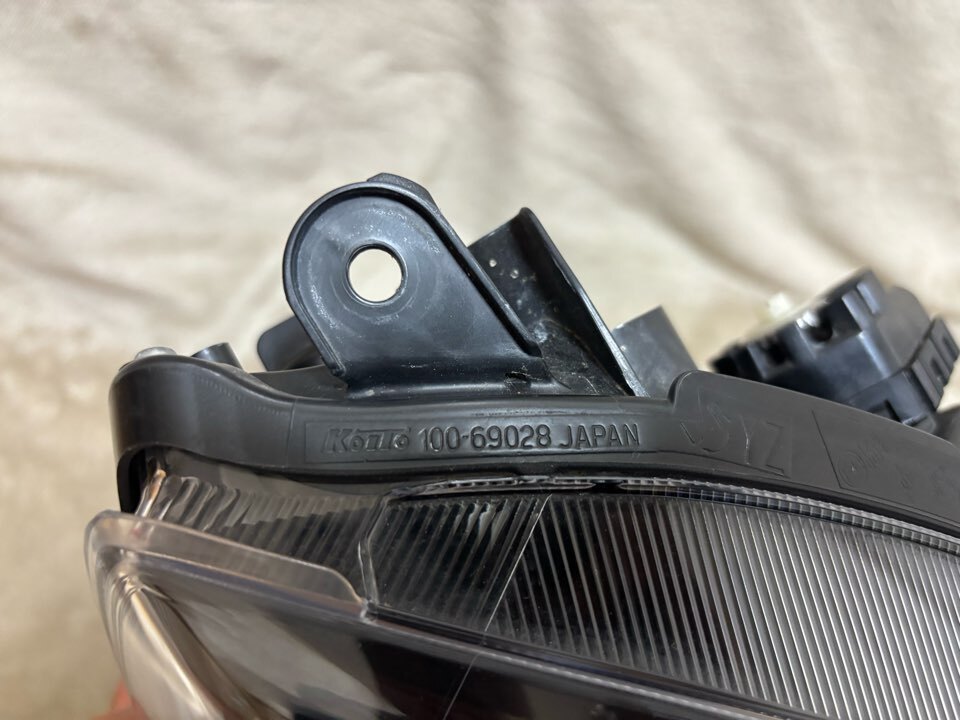 パッソ モーダ/ブーン シルク M700A/M710A/M700S/M710S 純正 右 ヘッドライト/ランプ LED KOITO 100-69028_画像4