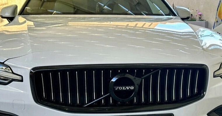 ボルボXC60★グリルエンブレムブラックカバー★ブラックエディション?2022迄前期モデル用volvo polestar R-design inscriptionなど