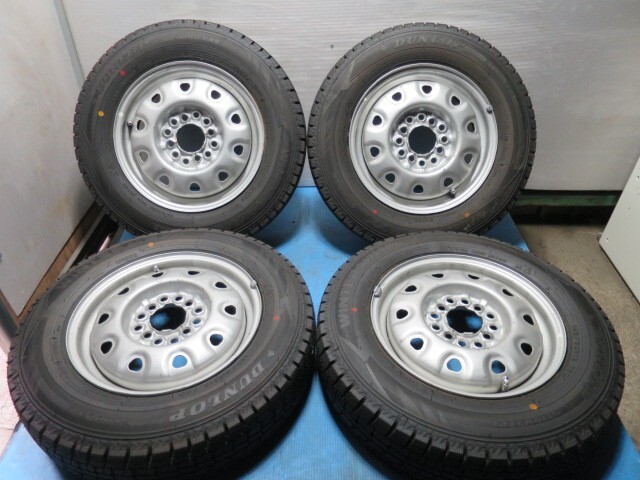 ◆ほぼ未走行?軽用スタッドレス 145/80R13◆2023年 DUNLOP WINTERMAXX WM02◆13×4J 4穴 PCD100 ハブ68mm ◆B 98_画像1