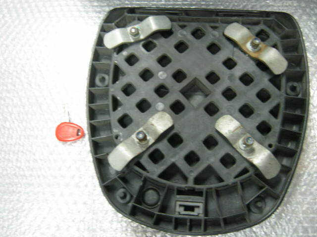 GIVI リアボックス E30 シグナスX V125 PCX JOG タクト _画像9