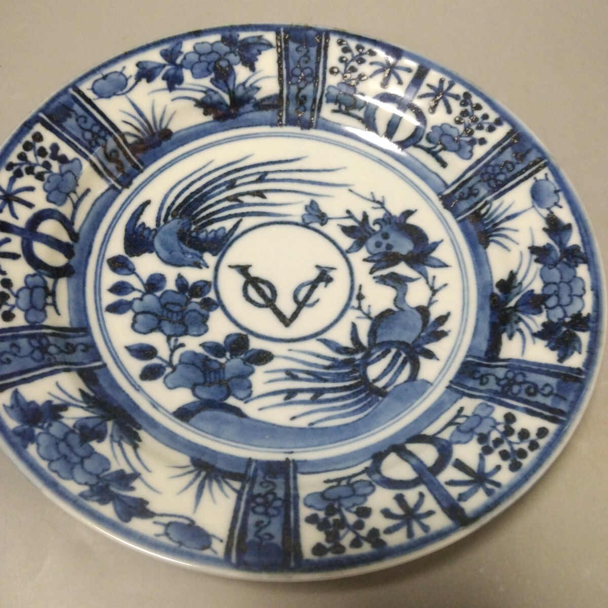 【珍品 図変わり❗】江戸時代 古伊万里 染付 点描に龍に鳳凰の図 15.4cm皿 伊万里染付VOC鳳凰に柘榴図中皿 江戸中期(染付)|売買された