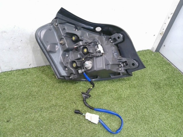 レクサス HS DAA-ANF10 右 テールランプ テールレンズ 212 81551-75060_画像7