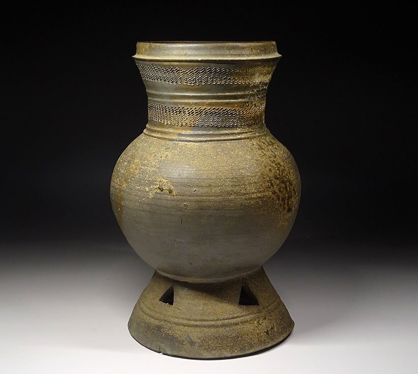 N 朝鮮美術 須恵器 新羅土器 新羅無細土 壷 C R8007 緑屋k□ 朝鮮美術 新羅 自然釉 高脚 長頸壷 須恵器 高麗 時代物