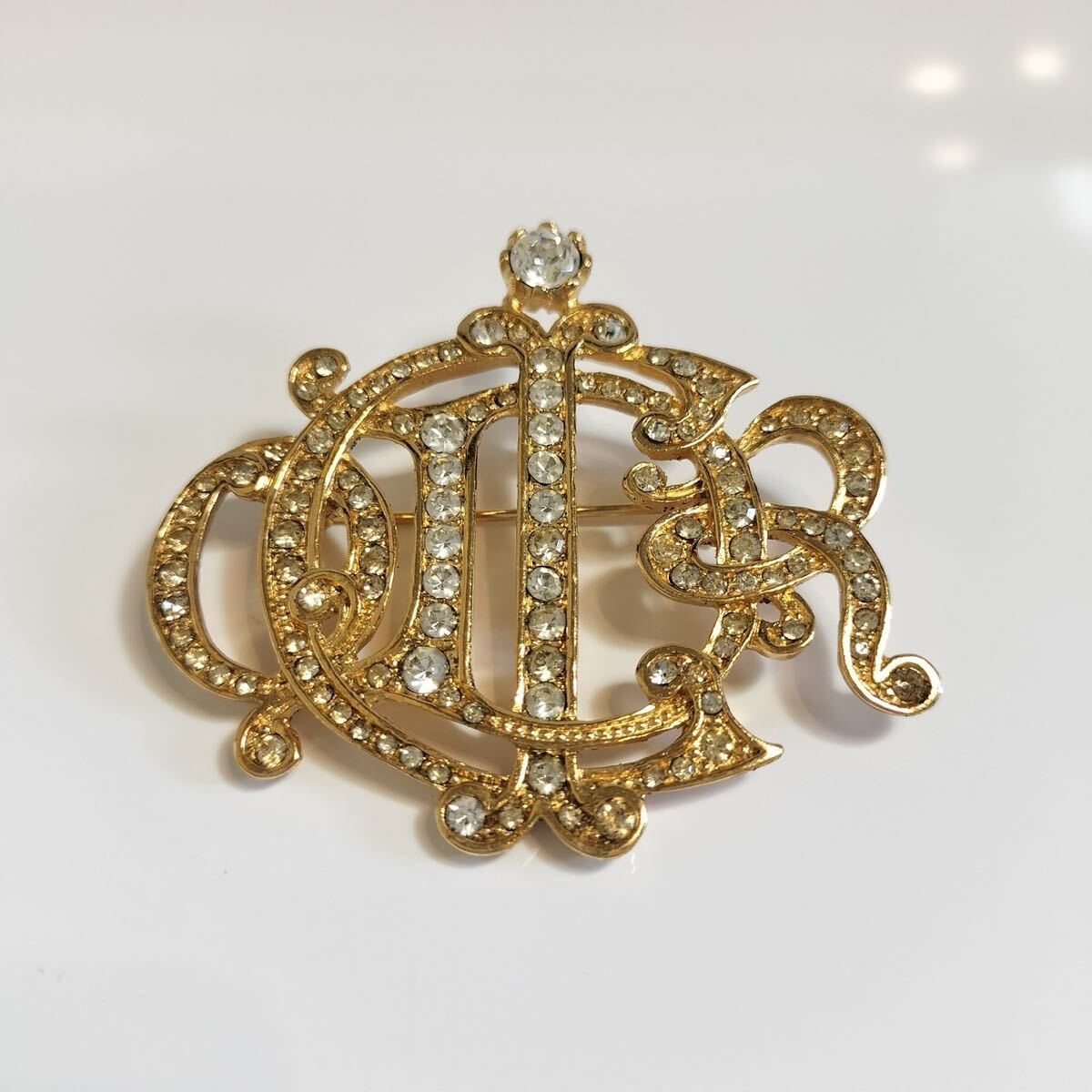 Dior ブローチ 旧ロゴ 刻印あり ゴールド ヴィンテージ Christian Dior クリスチャンディオール エンブレム