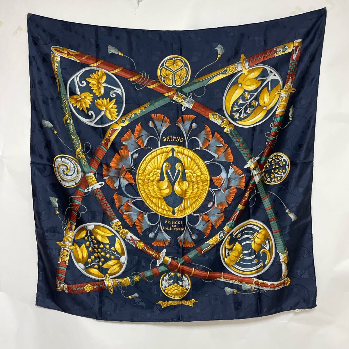 【春の陽射しのように】HERMES ボルデュック カレ ワンピース HERMES エルメス カレ90 DAIMYO PRINCES DU SOLEIL LEVANT 大名