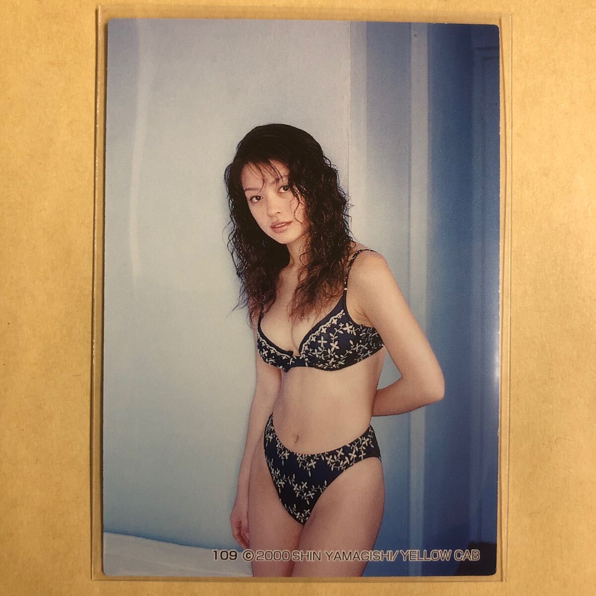  Sakai Yumi 2000 желтый кабина коллекционные карточки идол gravure карта нижнее белье 109 звезда коллекционная карточка 