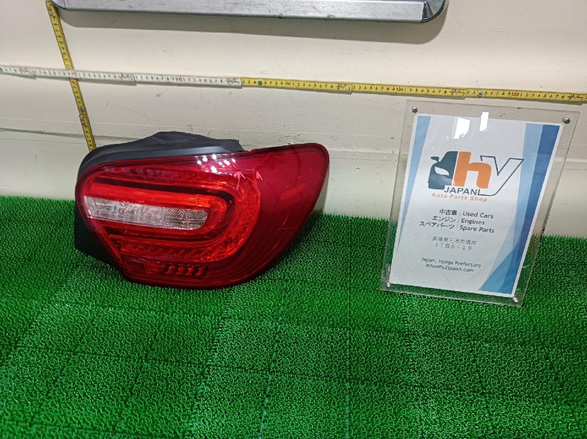 メルセデスベンツ　テールライト　右　A45　CBA-176052　176052　2013　W176 AMG 4MATIC　#hyj　NSP264921_画像1