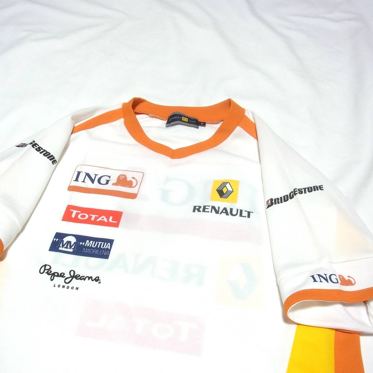 F1 美品 ルノー RENAULT ブリヂストン INGなどのスポンサープリント Tシャツ M◎Vネック オフィシャル品 送料無料_画像2