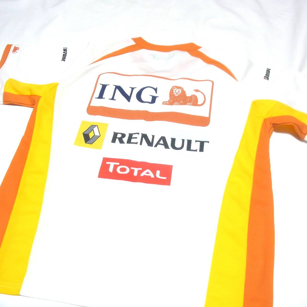 F1 美品 ルノー RENAULT ブリヂストン INGなどのスポンサープリント Tシャツ M◎Vネック オフィシャル品 送料無料_画像3