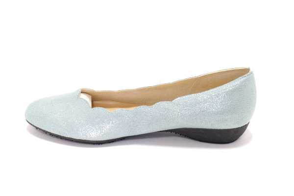 新品日本製PUT ON レディースカジュアルパンプス カジパン ぺったんこパンプス ラメ ブルー 23.5cm _画像4