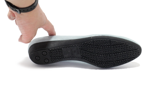 新品日本製PUT ON レディースカジュアルパンプス カジパン ぺったんこパンプス ラメ ブルー 23.5cm _画像5