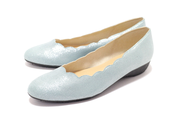 新品日本製PUT ON レディースカジュアルパンプス カジパン ぺったんこパンプス ラメ ブルー 23.5cm _画像1