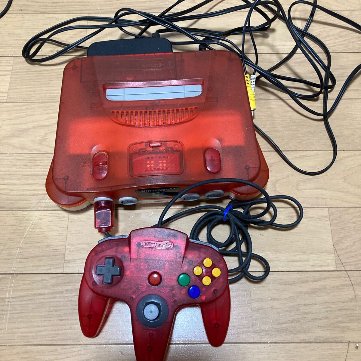 ニンテンドー64 クリアレッド 動作確認済み 拡張パック付き ニンテンドー64 クリアレッド 動作確認済み 拡張パック付き 動作