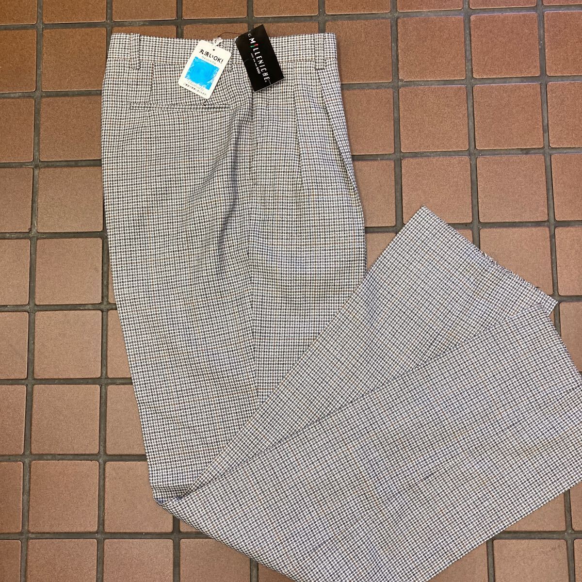 《新品》ビジネス カジュアル スラックス サイズ 76cm 2タック ウォッシャブル ご家庭で簡単にあらえます。 ハンドトゥース風柄 茶系大格子_画像10