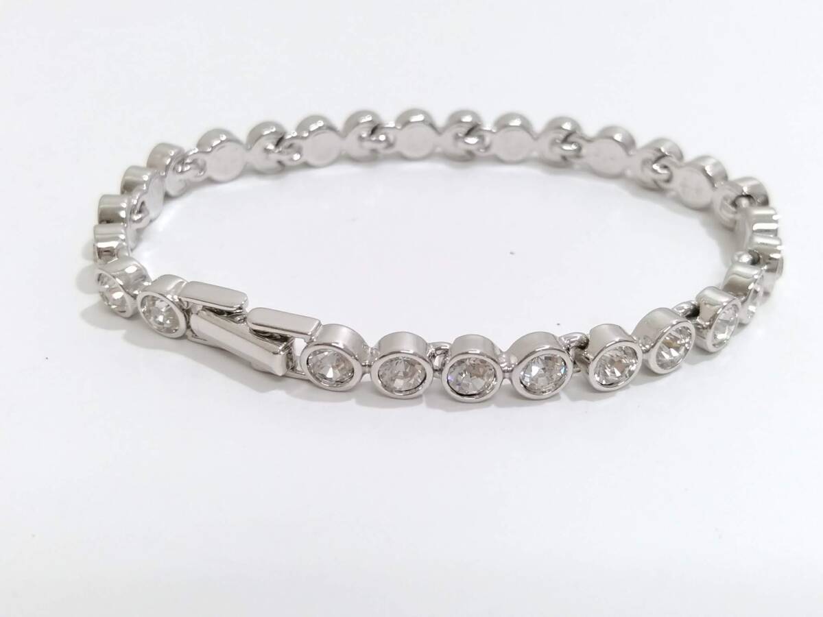 試着のみ美品 スワロフスキー テニスブレスレット クリスタル ホワイト 箱付き 美品】SWAROVSKI スワロフスキー Tennis テニス ブレスレット