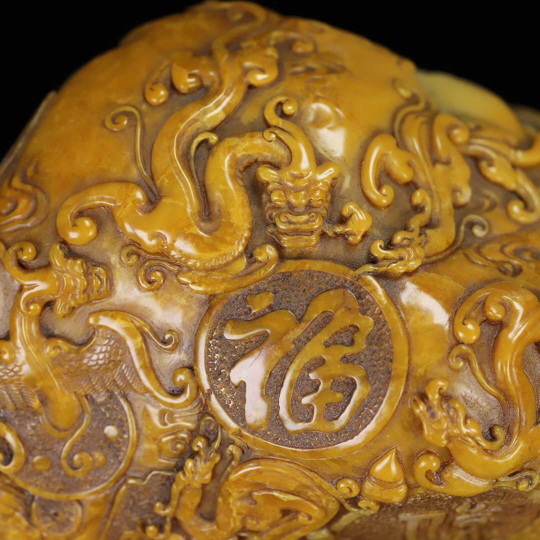 時代物 天然 田黄石彫刻 龍魚 文房具 印鑑 縁起物 アンティーク 安】清時代 黄易銘 寿山田黄石彫 魑龍紋閑章 印章 印鑑 共箱