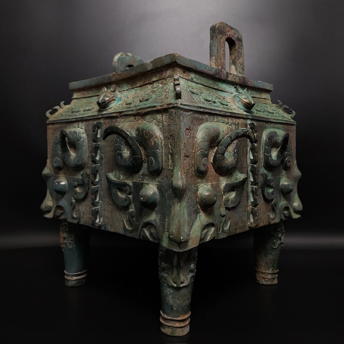 中国西周時代の青銅器 激安骨董品 美术品 古董品 DE1799C5-4 安】商周時代 青銅器 羊面紋四方鼎 中国古美術 古置物 古擺件