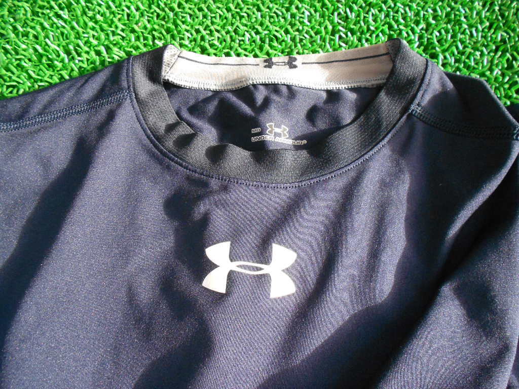 ◎UNDER ARMOUR タンクトップ Mサイズ 紺◎_画像3