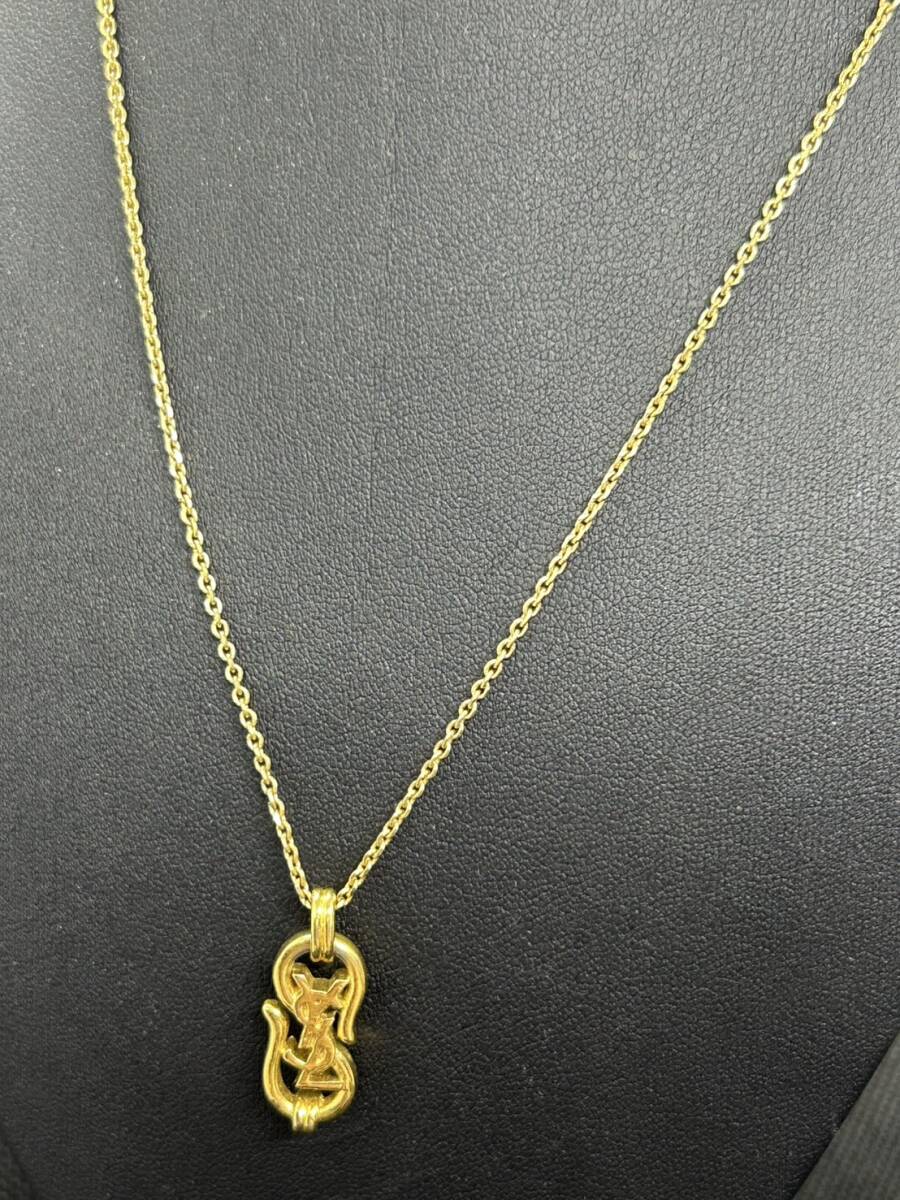 イヴサンローラン ペンダント トップ ゴールド ロゴ タグ イヴ・サンローラン(Yves Saint Laurent) ゴールドプレート