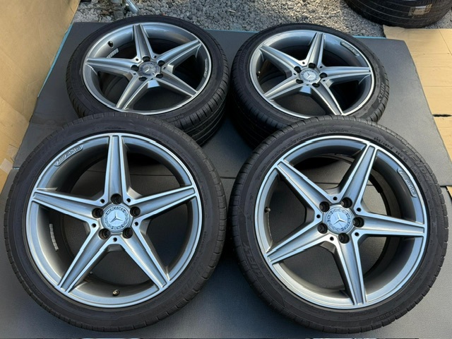 ●ベンツ純正 AMG W205 Cクラス ホイール 19インチ 7.5J +44 8.5Ｊ＋52 ハブ径65mm 5穴 5H 112 W2054011300 メルセデス・ベンツ Cクラス W205 純正 AMG 19インチ | 中古タイヤ