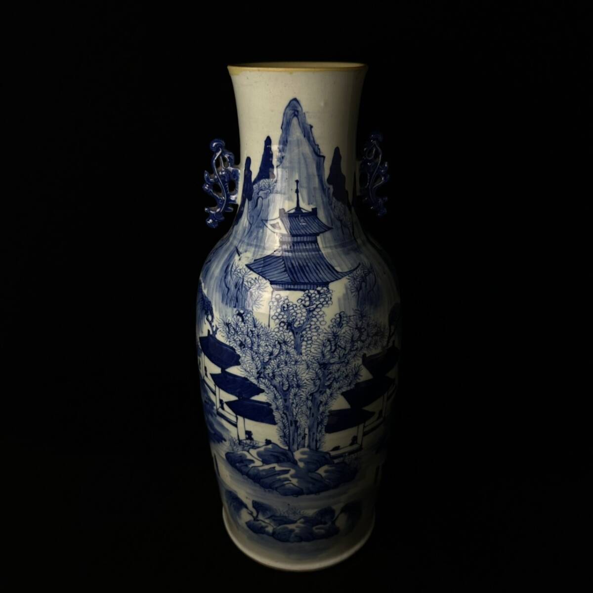 中国古美術品 青花染付双耳扁瓶一対 山水風景図 清朝骨董 手描在銘 蒐集家放出 中国古美術品 青花染付双耳扁瓶一対 山水風景図 清朝骨董 手描在