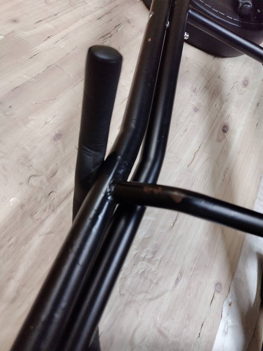 ギタースタンドチェア 折りたたみ椅子 ギター立て 楽器スツール パイプ椅子 ブラック　楽器スツール レクトリックギター練習用パイプ椅子_画像10