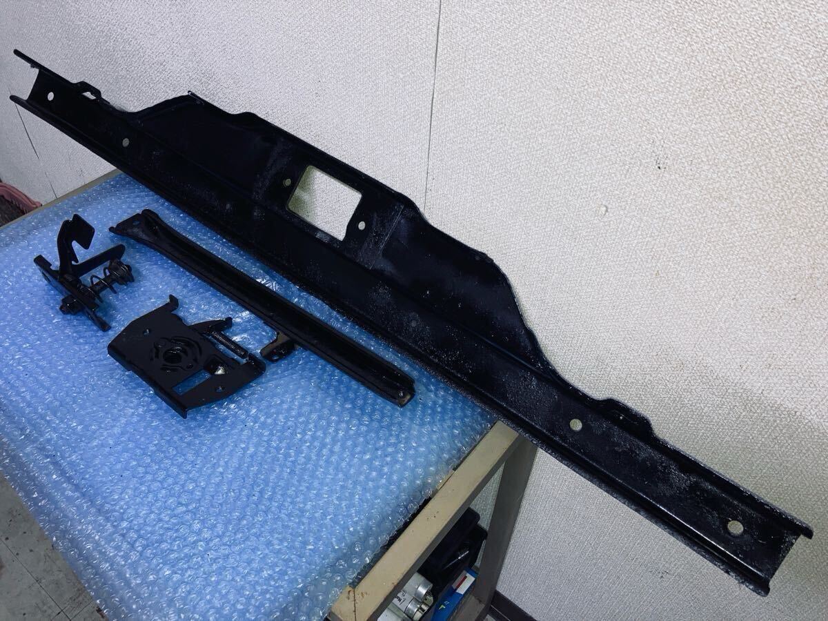 330 セドリック グロリア アッパー サポート センター ブレース ボンネット ロック キャッチ セット ラジエーター ブレス フロント 331 332_画像8