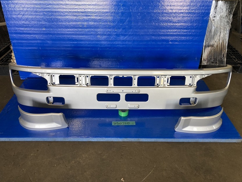 日野 グランドプロフィア　フロントバンパー　純正　　シルバー　エクステンション付き