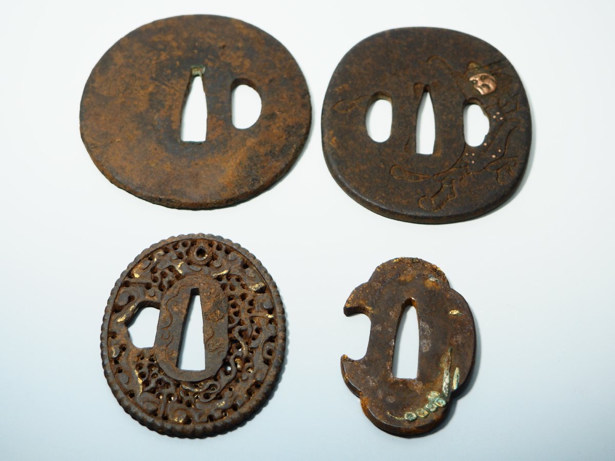 ★武具 刀装具 刀 鉄鍔 横線の金象嵌★ 治】時代刀装具 鉄地 金象嵌他 鉄鍔 四点まとめて☆(検索:武具