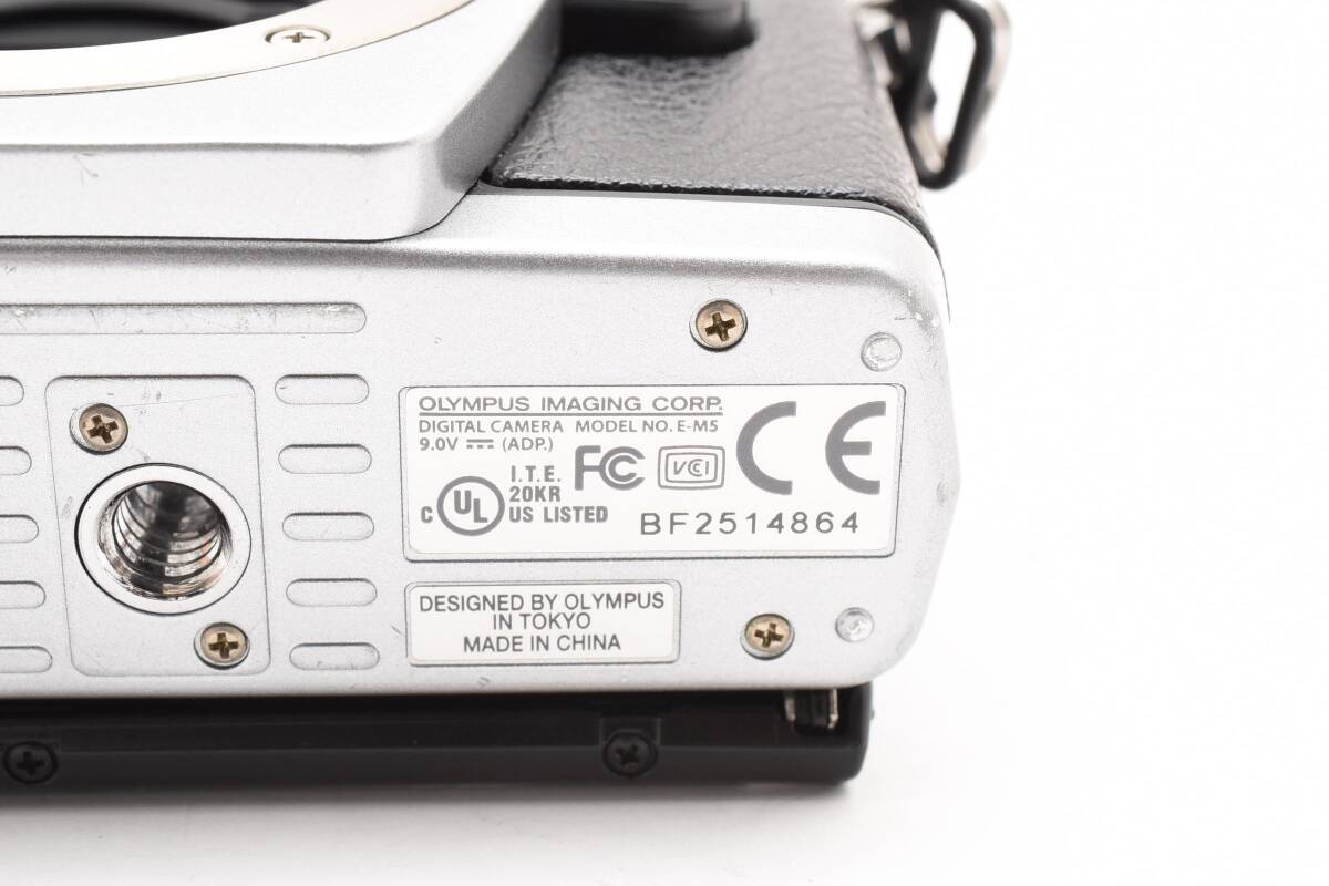オリンパス OM-D E-M5 ミラーレスデジタルカメラボディ シャッター回數(shù)5920 シルバー Olympus 412