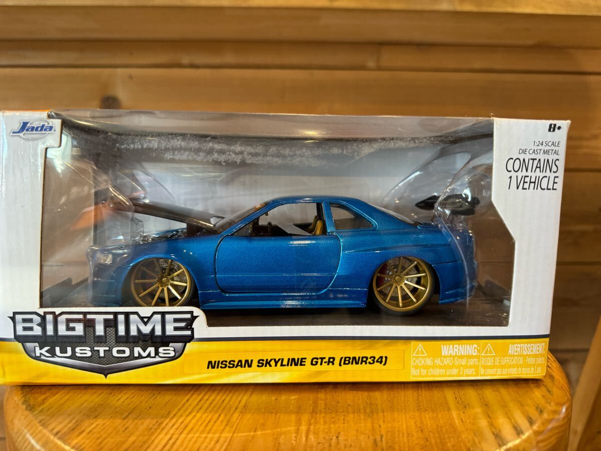 新品　 Jada toys BIGTIME KUSTOMS NISSAN SKYLINE GT-R 1:24 ブルー_画像1