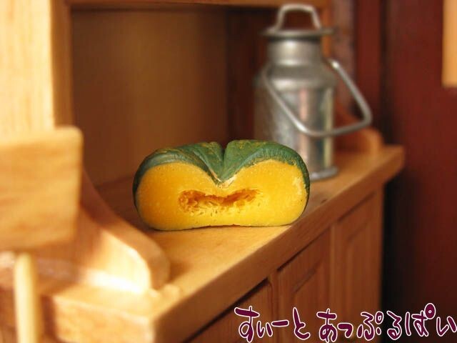 クリックポスト可 ミニチュア　かぼちゃ　ハーフカット　　VRVEG-14　ドールハウス用_画像1
