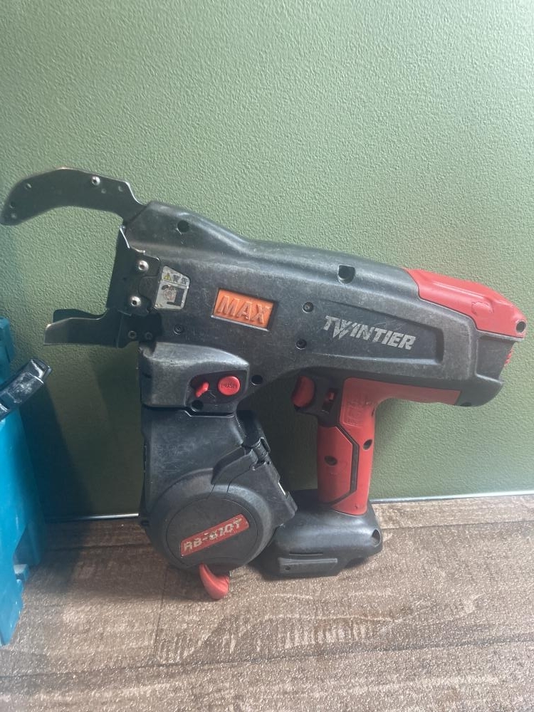 020♪おすすめ商品♪MAX　マックス 充電式鉄筋結束機　リバータイア RB-399　本体のみ　*通電時赤ランプ点滅 動作未確認 020♪おすすめ品・即決価格♪MAX マックス 鉄筋結束機 ツインタイヤ RB