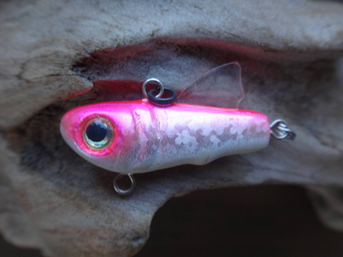 【釣れます】 SAURUS ザウルス Pri-me プリミー 31mm / 2.5g ピンクバック エリアトラウト 管釣り バイブレーションの画像2