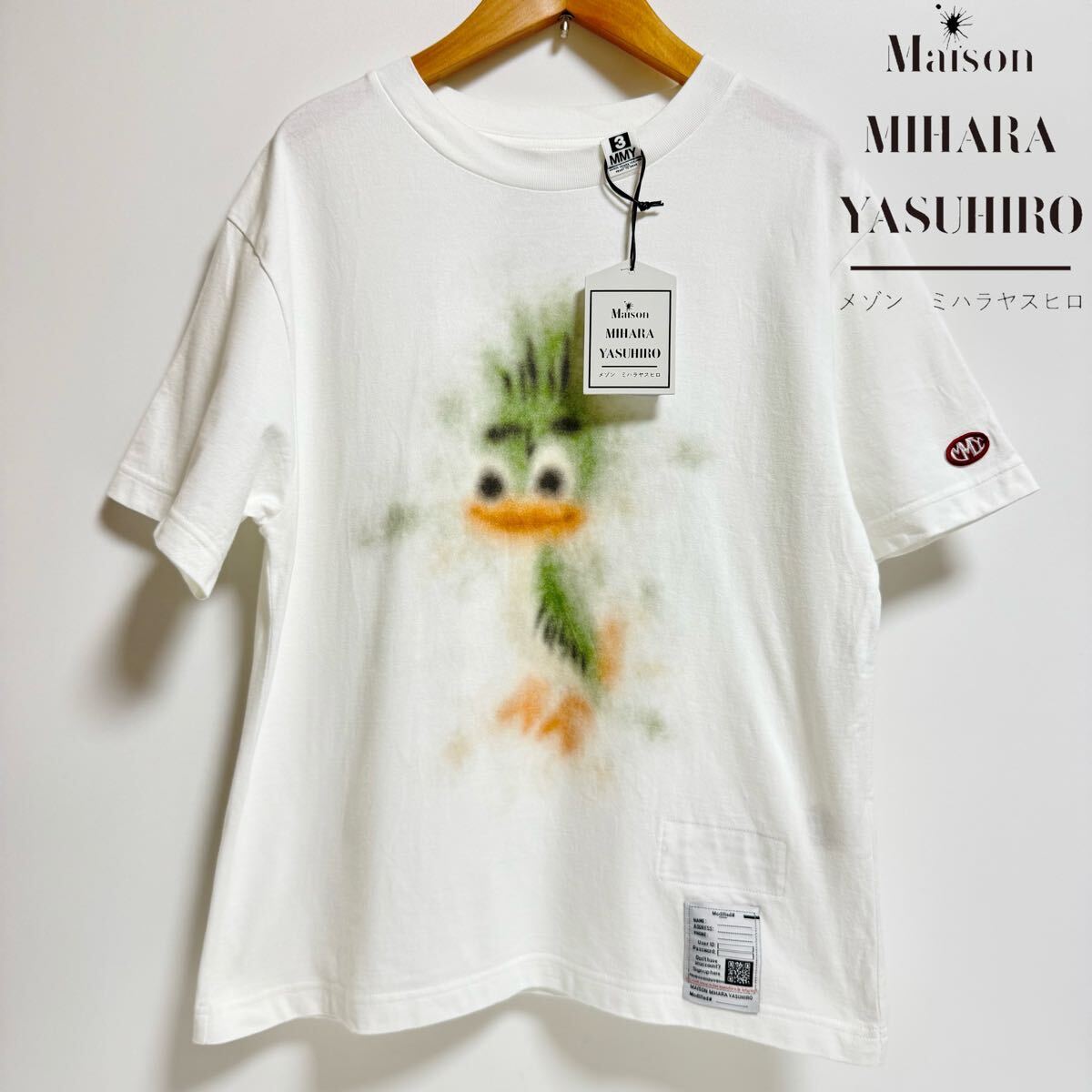 25SS ■ Mihara Yasuhiro ■ スティッカー Tシャツ 25SS MAISON MIHARA YASUHIRO LEON Printed T-shirt レオン