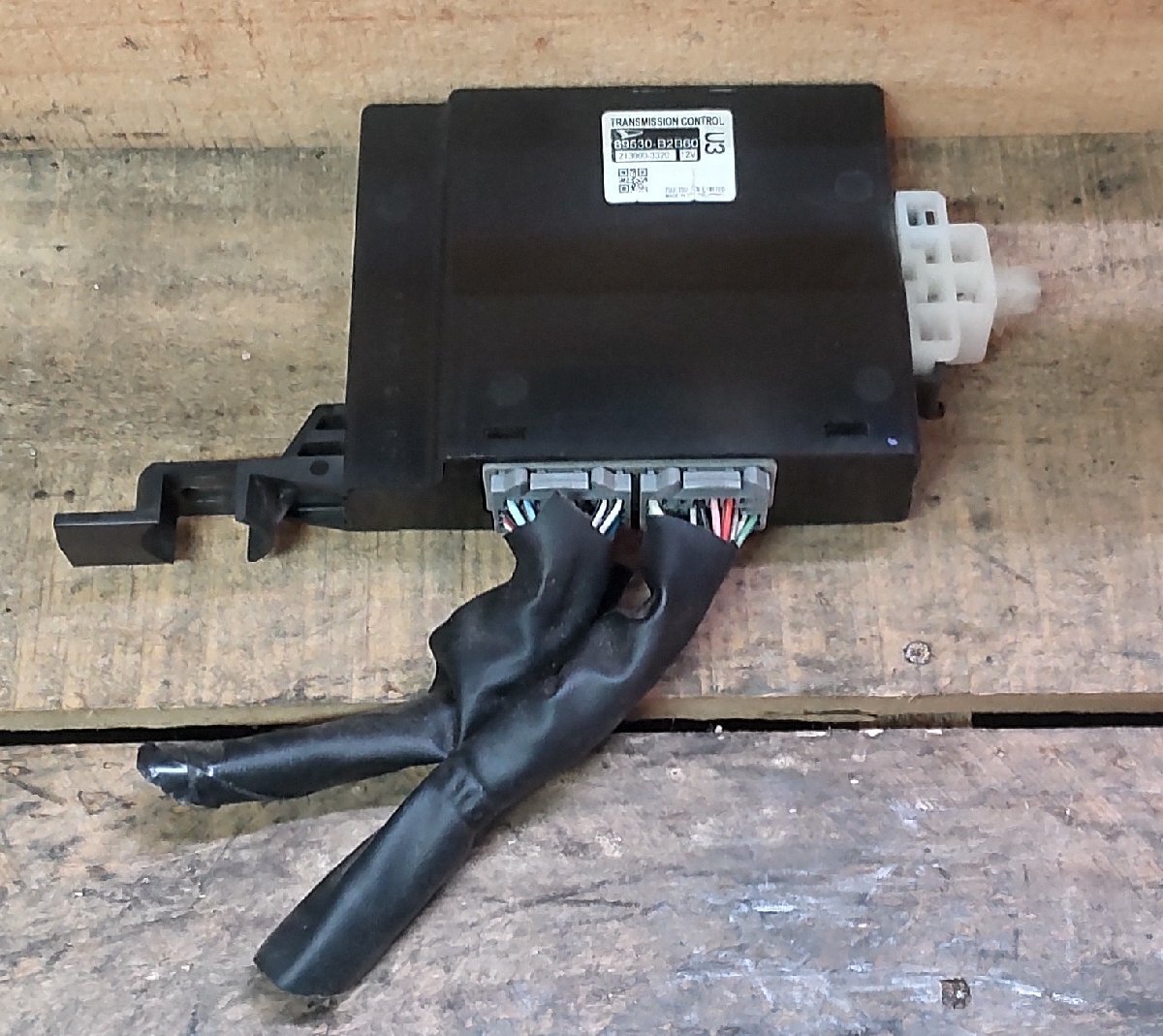 トランスミッションコンピュータ ダイハツ ムーブ LA110S H24/6 16712 0011 89530-B2B60 中古_画像1