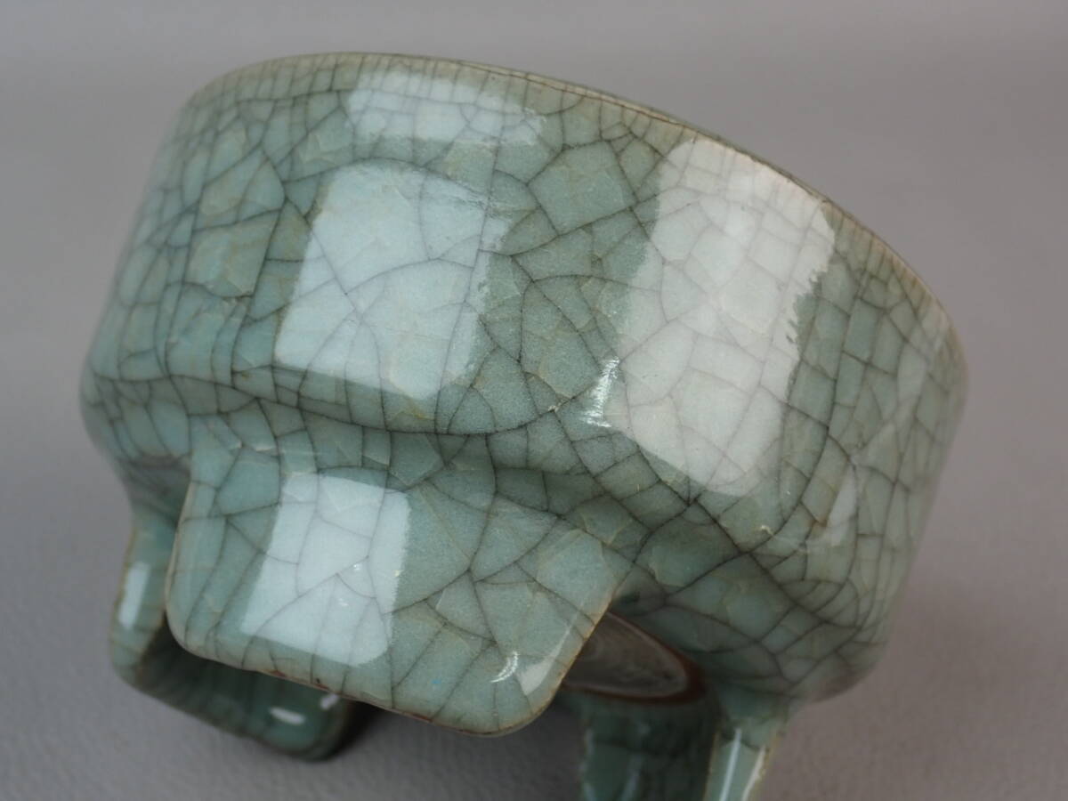 【骨董?茶道具】★中國？安中焼？★★青磁氷列釉香爐 gm063vb 香道具 中國古玩