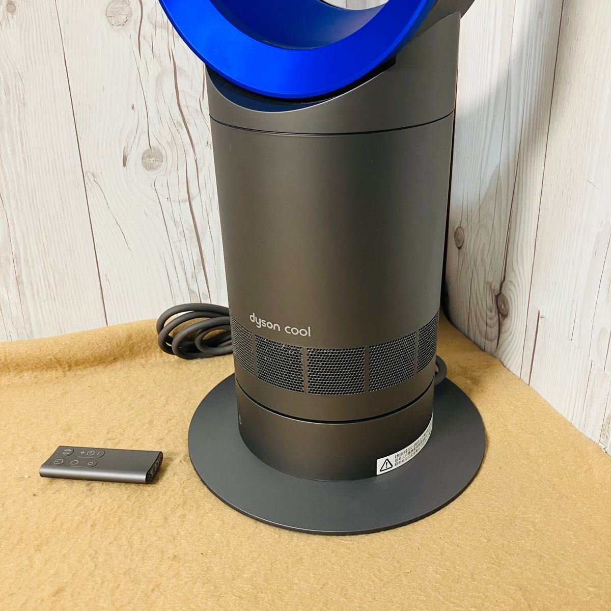 2021年製 ダイソンAM07 タワー扇風機 Dyson AM07 Cool 羽根無し 扇風機 リモコン付き タワーファン