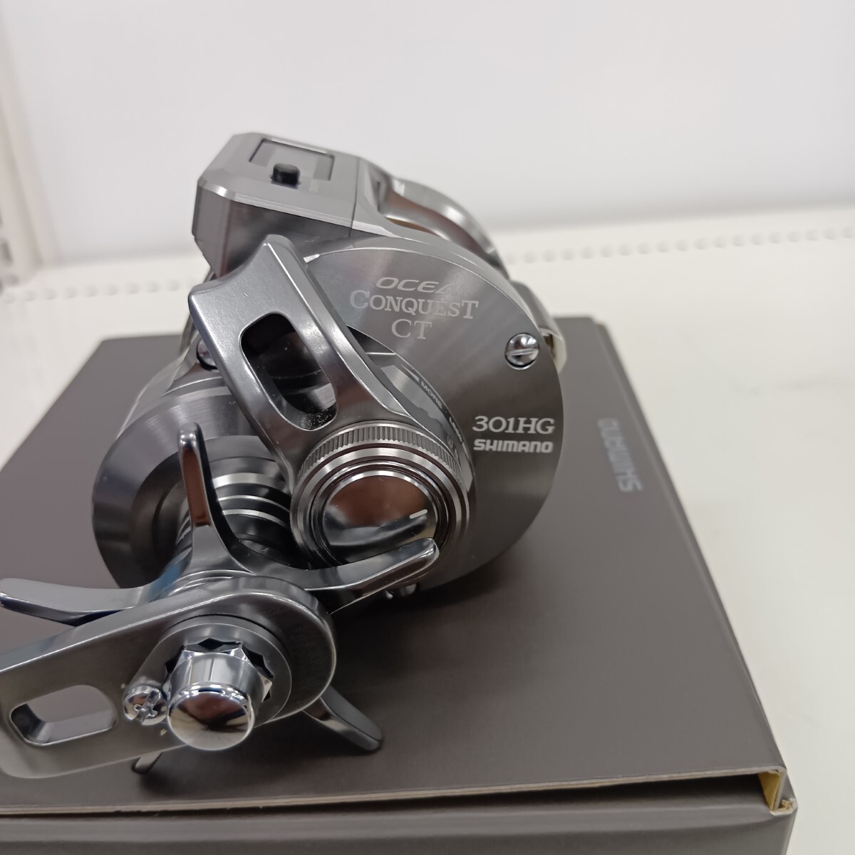 SHIMANO シマノ 046727 両軸リール　CT301HG 24 オシア コンクエスト 程度A 箱付 目立った傷や汚れなし_画像3
