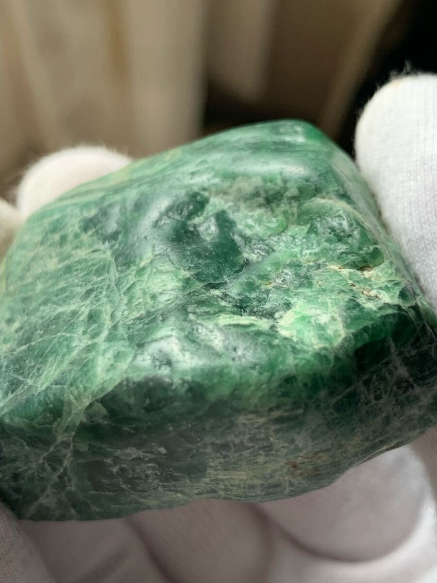 極上の緑　金山谷　糸魚川翡翠　ひすい海石コン沢鉱物原石水石根付国産鉱標本オパール水晶ロードクロサイト入りコン沢握り石ヒスイ化石隕石_画像4