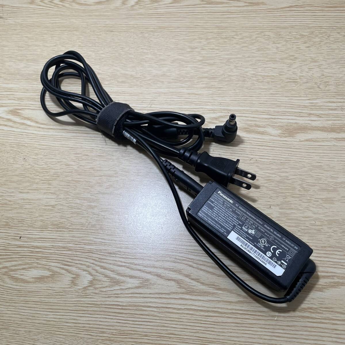 【國內発送】Panasonicパナソニック純正 CF-AA62J2C M4 ACアダプタ 16V 2.8A 送料込み価格で安心。