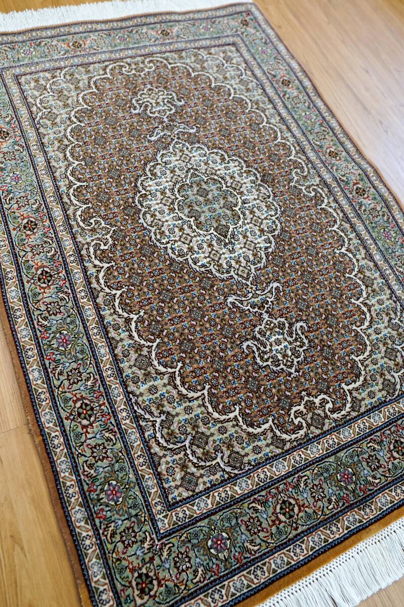 手織りペルシャ絨毯　タブリーズ産　50raj　300&200cm 手織りペルシャ絨毯 タブリーズ産 50raj 300&200cm