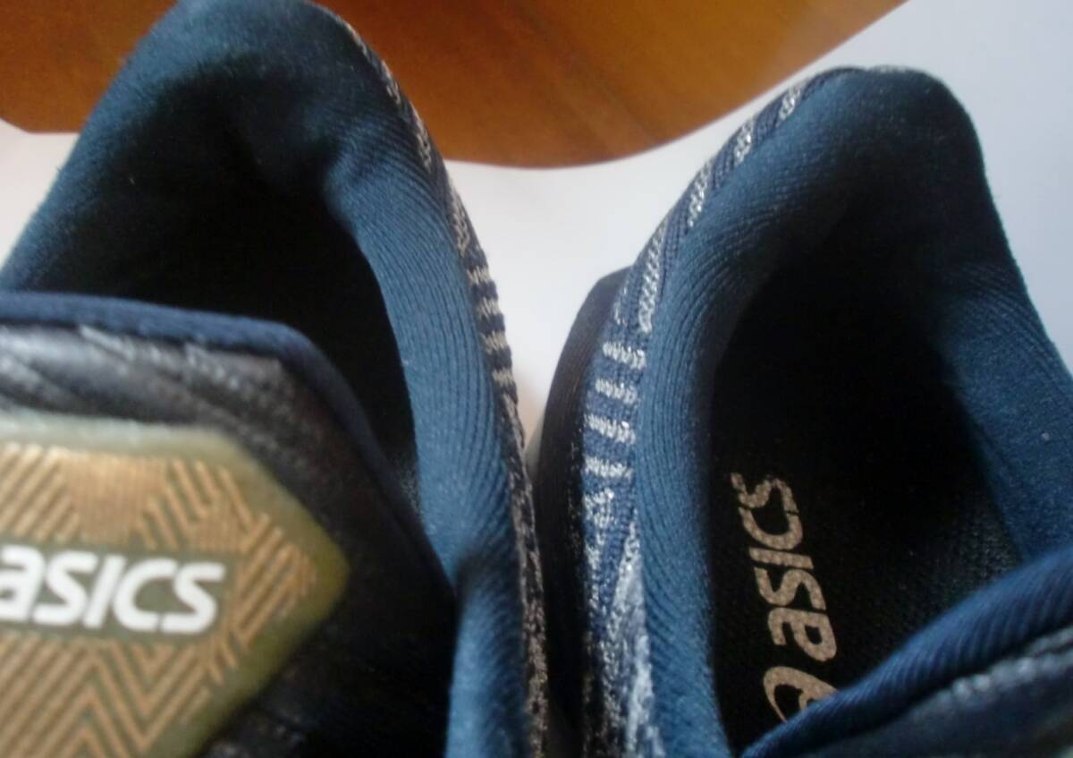 アシックス　ランニングシューズ NOVABLAST　ノヴァブラスト　 厚底 　２５．０㎝　used_画像2