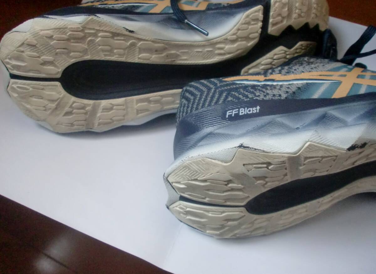 アシックス　ランニングシューズ NOVABLAST　ノヴァブラスト　 厚底 　２５．０㎝　used_画像7