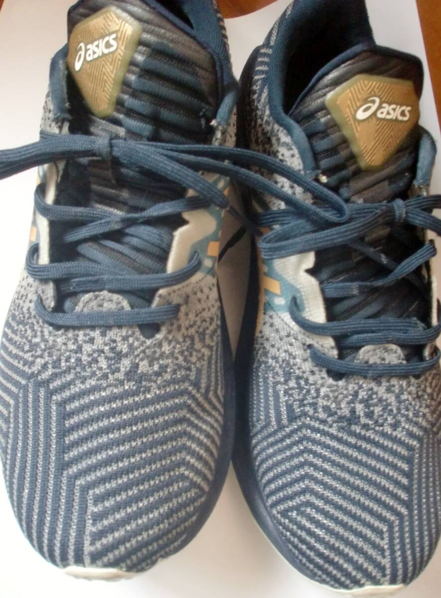 アシックス　ランニングシューズ NOVABLAST　ノヴァブラスト　 厚底 　２５．０㎝　used_画像3