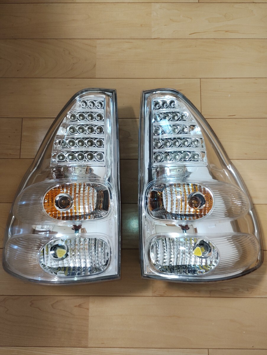 プラド　120　 テールランプ　EAGLE EYES 製　used