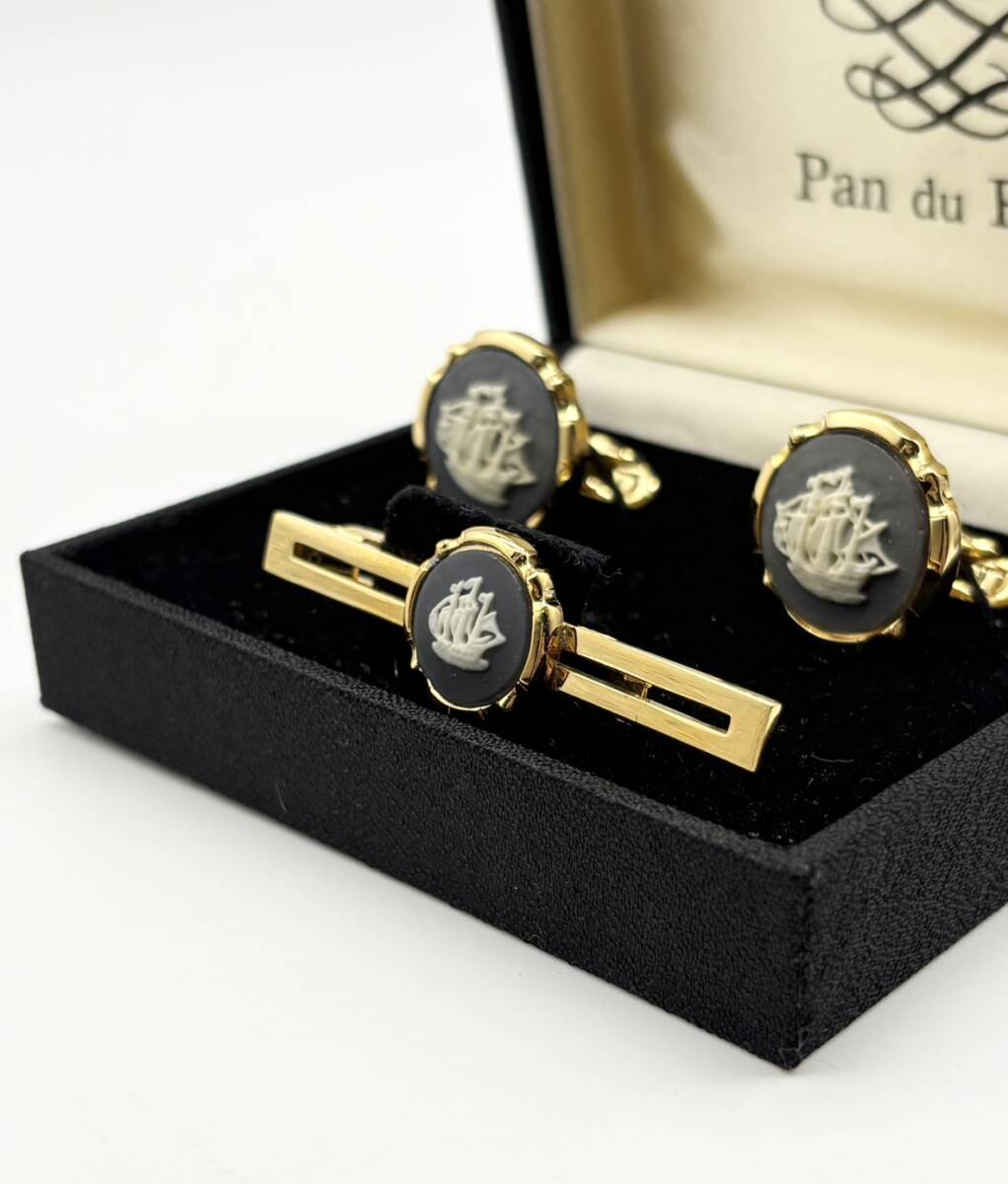 【Pan du Piaa】 カフス＆ネクタイピン セット ゴールドカラー 船 ケース付_画像2